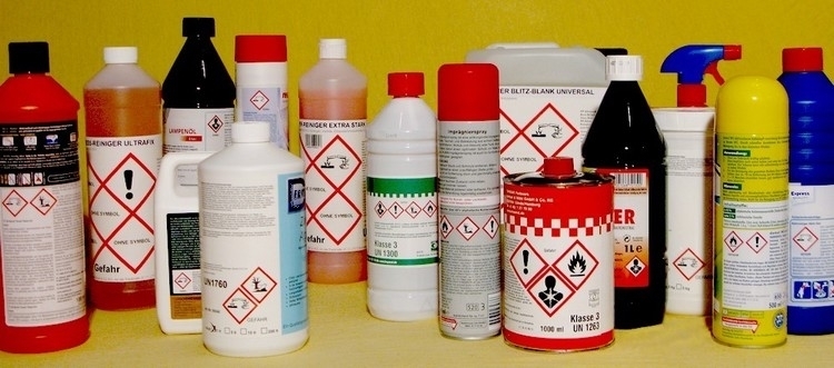 Chemikalien mit Kennzeichnung gemäß CLP-Verordnung